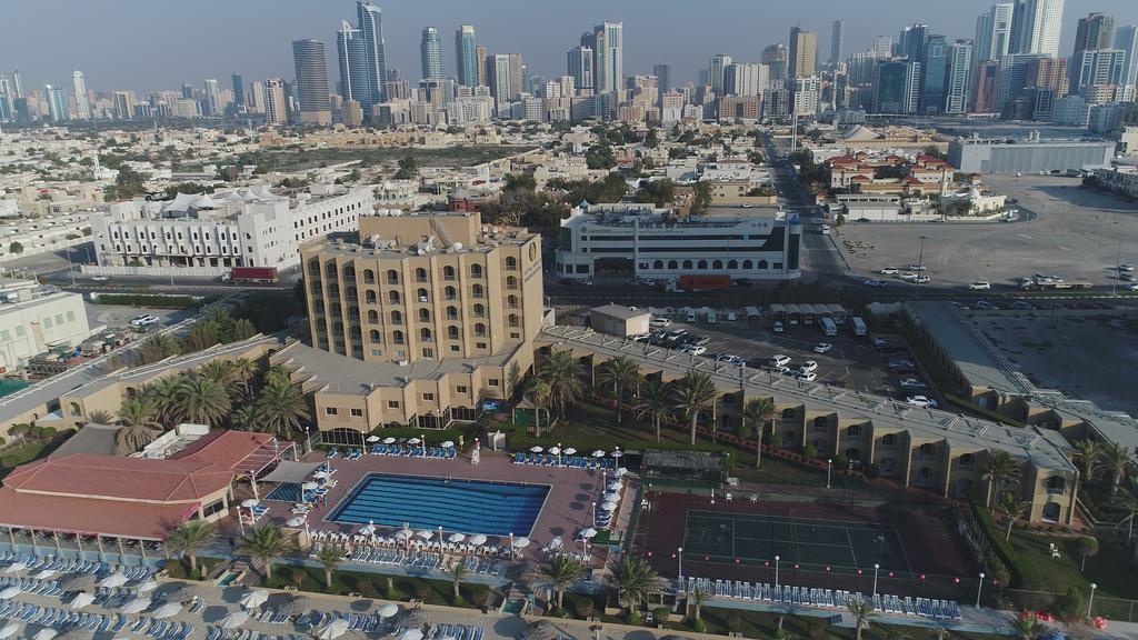 Sharjah Carlton Hotel Esterno foto
